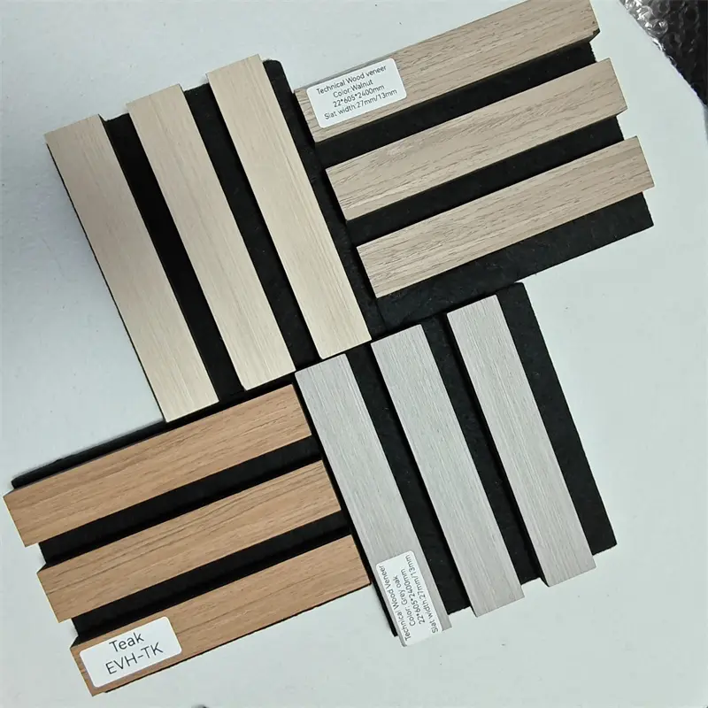 Painéal slat fuaimiúil